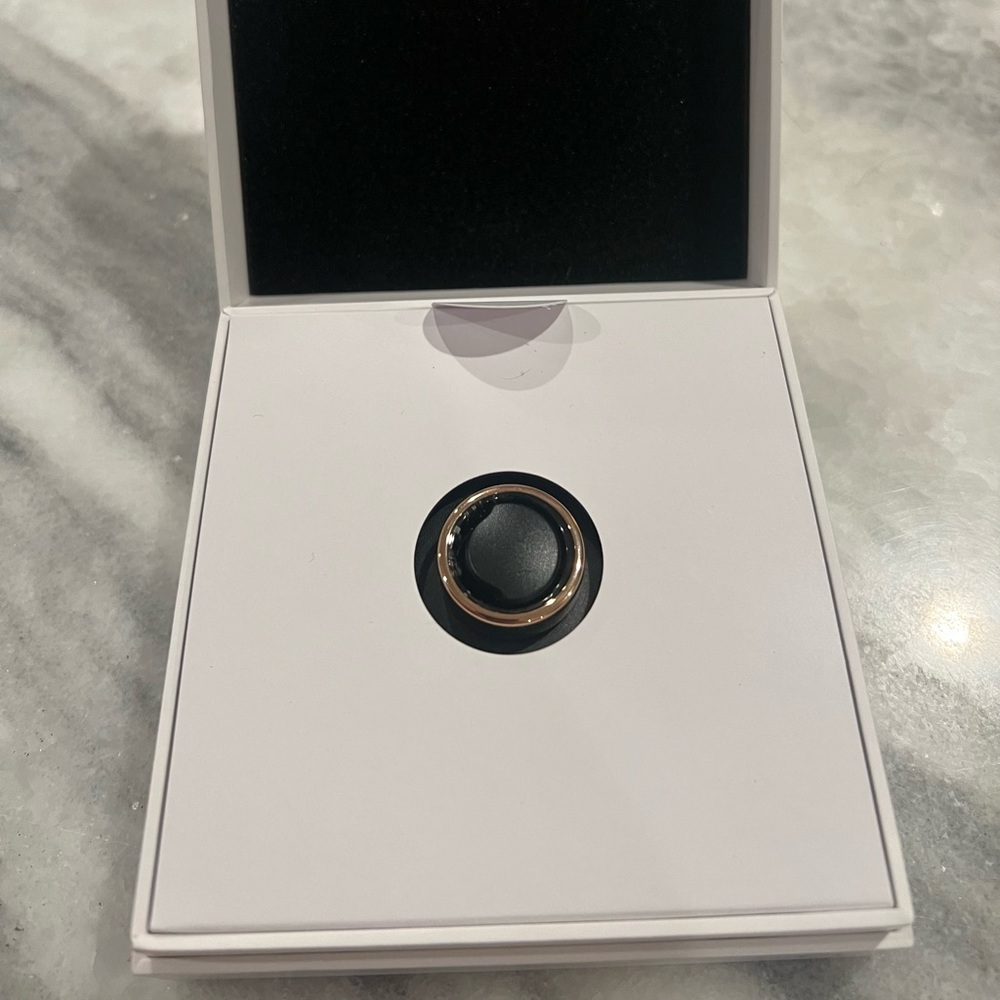 ROSE GOLD Oura ring - NEW in box